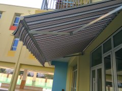 房（fáng）子為何要安裝戶外（wài）遮陽雨棚？